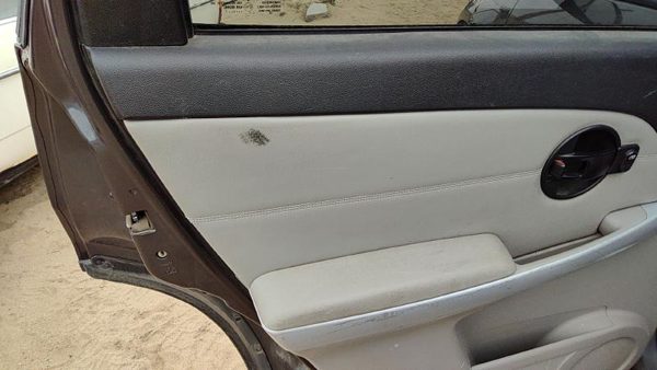 05-07 Chevy Equinox Driver Left Rear Door Trim Panel With Switches Back Gray 142 — photo 3