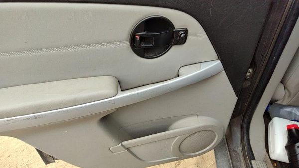 05-07 Chevy Equinox Driver Left Rear Door Trim Panel With Switches Back Gray 142 — photo 7