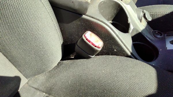 2006-2007 Pontiac Grand Prix Passenger Right Front Seat Belt Buckle Receiver Oem — photo 3