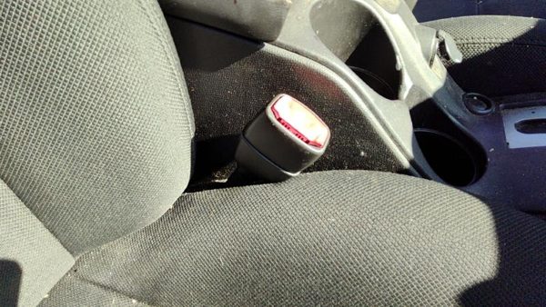 2006-2007 Pontiac Grand Prix Passenger Right Front Seat Belt Buckle Receiver Oem — photo 2