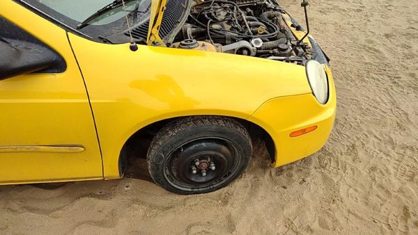 2000-2005 Dodge Neon Passenger Right Front Fender Oem Yellow 05012670Ad — photo 2