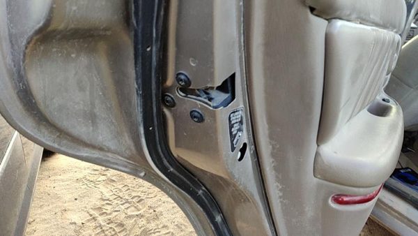 1997-2005 Buick Century Driver Left Rear Door Latch With Rods/Cables Oem Back — photo 3