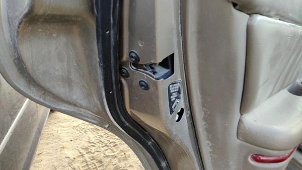 1997-2005 Buick Century Driver Left Rear Door Latch With Rods/Cables Oem Back — photo 2