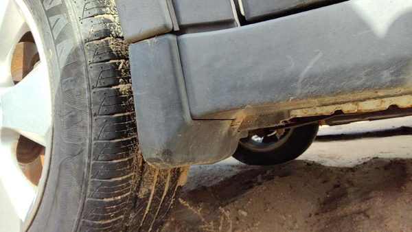 2012 Subaru Legacy Fender Flare LH 7J Satin White — photo 4