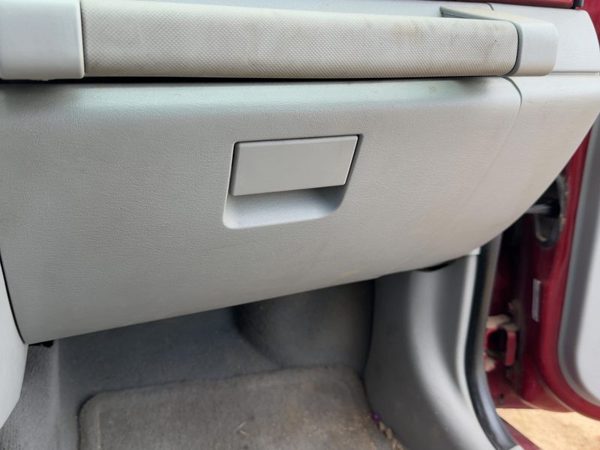 06-09 Pt Cruiser Glove Box Assembly Complete Door With Latch Oem Gray D7Dv — photo 1