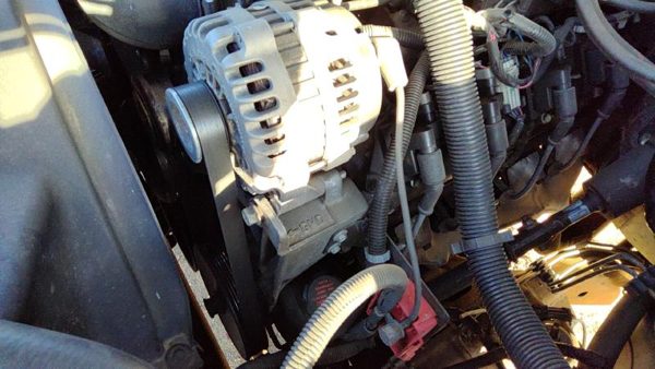 2001 Chevy Suburban Power Steering Pump With Mount Bracket Oem — photo 3