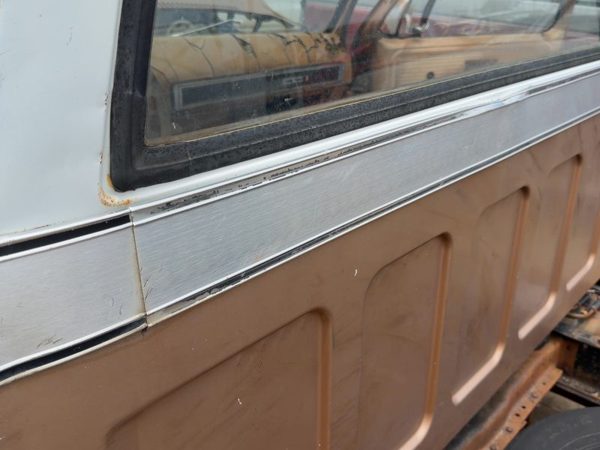 80 Silverado C20 Long Trim Strip Rear Moulding Below Back Glass And Corners Oem — photo 5