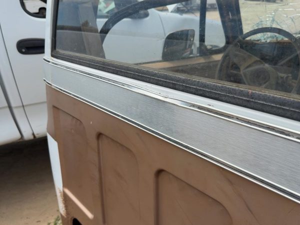 80 Silverado C20 Long Trim Strip Rear Moulding Below Back Glass And Corners Oem — photo 7