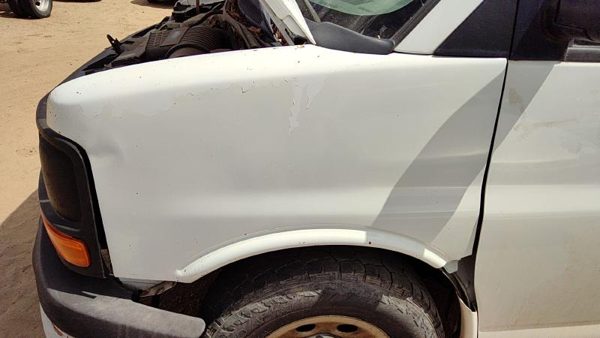 2012 Chevy Express 1500 Fender LH Van White 50U — photo 3