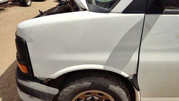 2012 Chevy Express 1500 Fender LH Van White 50U — photo 1