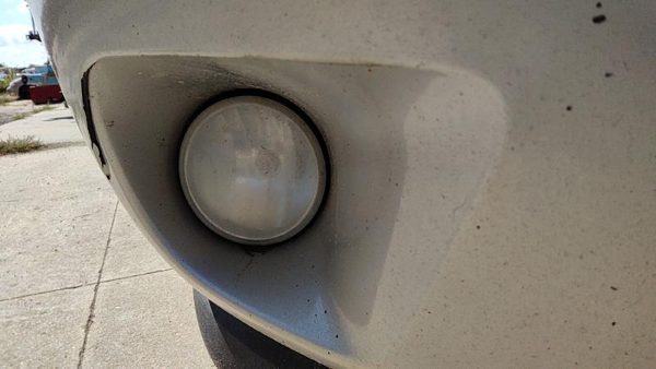 2010 Chevy Tahoe Fog/mark/park/turn Light/lamp RH — photo 2