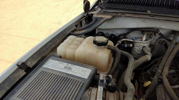 99-07 Silverado 2500 Hd Coolant Reservoir Radiator Overflow Tank Bottle 8.1L — photo 1