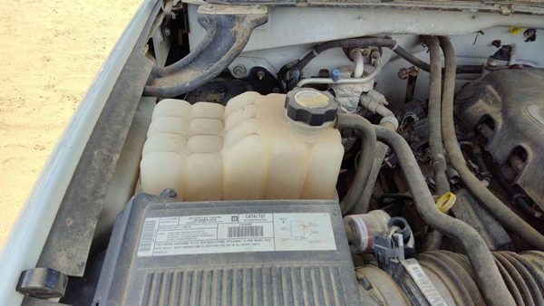 99-07 Silverado 2500 Hd Coolant Reservoir Radiator Overflow Tank Bottle 8.1L — photo 4