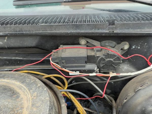 1988-1999 Chevy Silverado 1500 Windshield Wiper Motor Oem 12368702 — photo 2