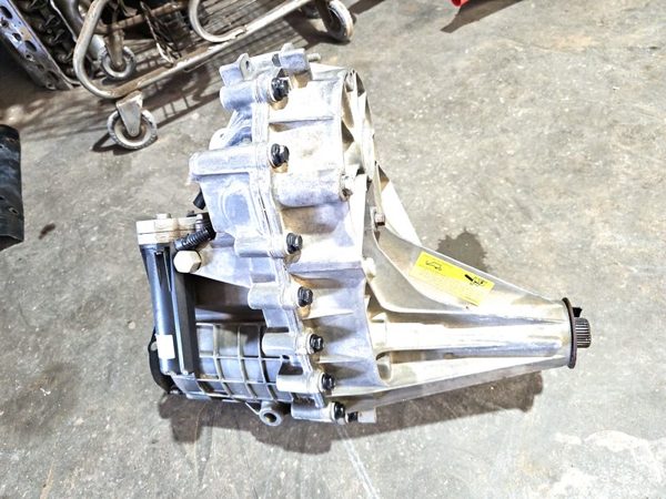 2001-2002 Chevy Silverado 2500 Transfer Case Assembly Oem 4X4 4Wd Tcase At 4X4 — photo 7
