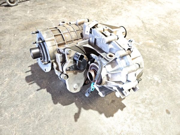 2001-2002 Chevy Silverado 2500 Transfer Case Assembly Oem 4X4 4Wd Tcase At 4X4 — photo 5