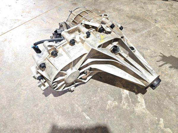 2001-2002 Chevy Silverado 2500 Transfer Case Assembly Oem 4X4 4Wd Tcase At 4X4 — photo 1
