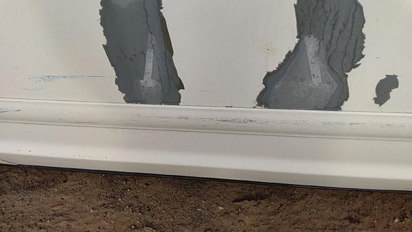 1998-2008 Ford Crown Vic Driver Left Front Moulding From Door Trim Strip White — photo 3
