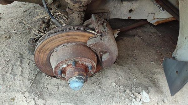73-80 Van B200 Driver Left Front Spindle Steering Knuckle With Wheel Hub Oem — photo 3