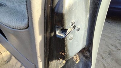 1996-2002 Saturn Sl1 Passenger Right Front Door Latch With Rods/Cables Oem