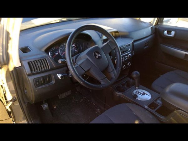 2006 Mitsubishi Endeavor — vehicle photo 5