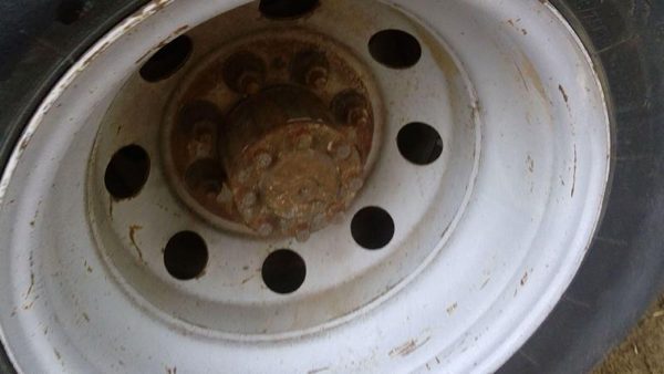 2002 Ford Van E450 Rear Hub Assembly Complete Wheel Hub Unit Dana 70 — photo 1