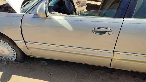 1997 Buick Park Avenue Front Door LH Silver Shell Only — photo 3