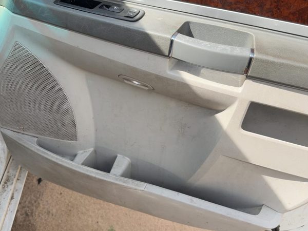 10 Town & Country Passenger Right Front Door Trim Panel With Switches Gray — photo 4