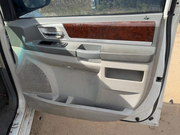 10 Town & Country Passenger Right Front Door Trim Panel With Switches Gray — photo 1