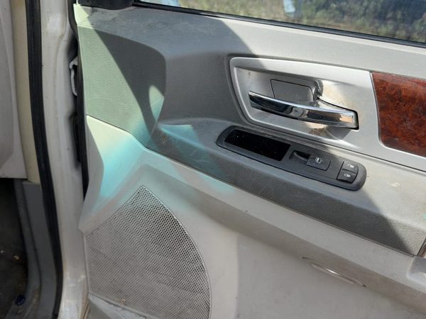 10 Town & Country Passenger Right Front Door Trim Panel With Switches Gray — photo 3