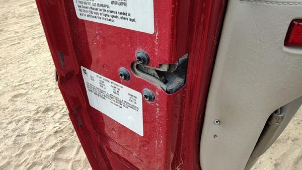 2001 Cadillac Eldorado Driver Left Front Door Latch With Rods/Cables Oem — photo 3