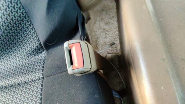 1994 Chevy Suburban Passenger Right Front Seat Belt Buckle Receiver Oem Tan — photo 4