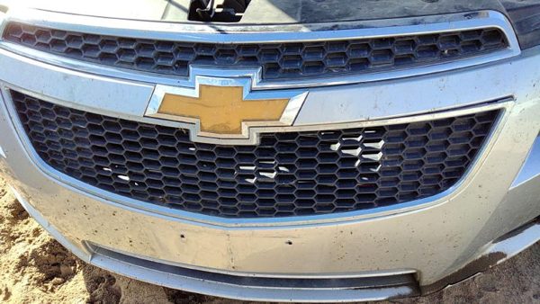 2011-2014 Chevy Cruze Front Lower Grille Assembly Oem 95225615 — photo 2