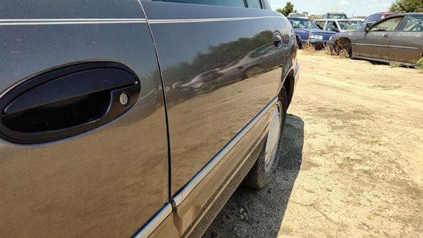 1999 Buick Park Avenue Rear Door LH Brown 76U — photo 6