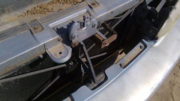 1991-1996 Chevy Caprice Hood Latch Assembly With Bracket Oem 12522746 — photo 6