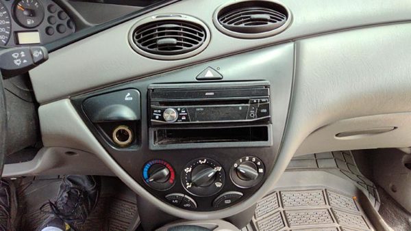 2000 Ford Focus Dash Panel Gray Ea — photo 4