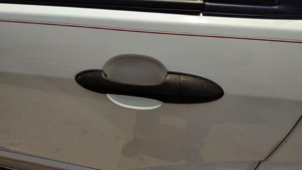 2000 Ford Focus Outside Door Handle LH Station Wagon White Yz — photo 4