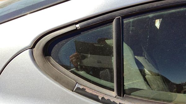 04-08 Grand Prix Passenger Right Rear Vent Window Back Door Glass With Frame Oem — photo 1