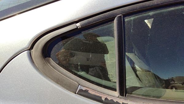 04-08 Grand Prix Passenger Right Rear Vent Window Back Door Glass With Frame Oem — photo 2