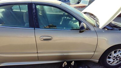 2004 Pontiac Grand Am Front Door RH 33U Champagne Beige 22702414
