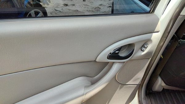 00-03 Focus Station Wagon Driver Left Rear Inside Door Trim Panel Switches Back — photo 5