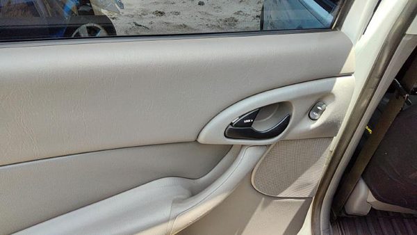 00-03 Focus Station Wagon Driver Left Rear Inside Door Trim Panel Switches Back — photo 6