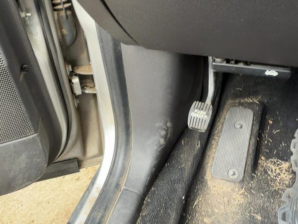 2005-2007 Ford Fivehundred Driver Left Lower Kick Trim Panel Oem Black Hw — photo 3
