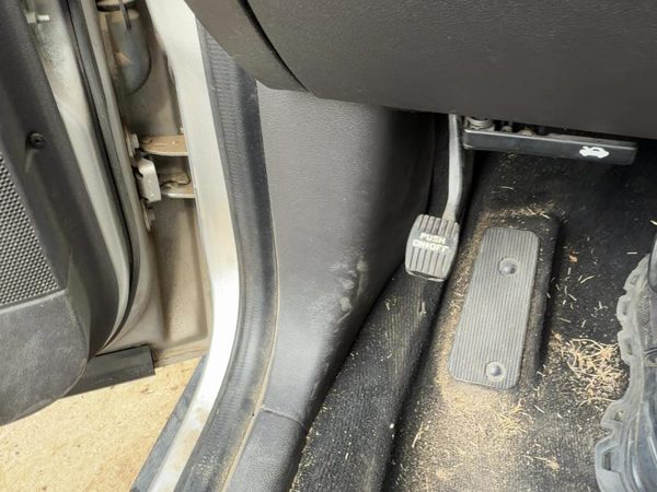 2005-2007 Ford Fivehundred Driver Left Lower Kick Trim Panel Oem Black Hw — photo 1