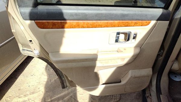 07-08 Grand Vitara Xl-7 Driver Left Rear Door Trim Panel With Switches Back Tan — photo 2