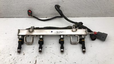 2006-13 Mazda 3 Complete Fuel Rail With Injectors Set Loaded Oem 2.0L L3g513250