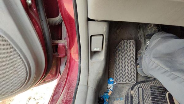 10-14 Honda Insight Driver Left Lower Kick Trim Panel Oem Tan — photo 2