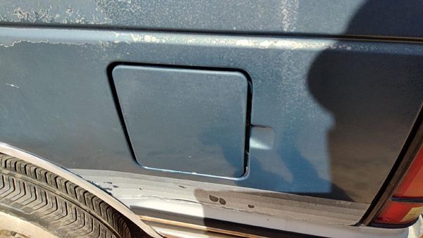 91-94 Chevy S10 Blazer Fuel Tank Door With Hinge Gas Lid Oem Filler Blue — photo 3