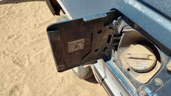 91-94 Chevy S10 Blazer Fuel Tank Door With Hinge Gas Lid Oem Filler Blue — photo 5