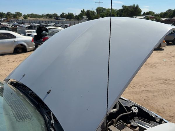 2002 Blazer S10/jimmy S15 Hood White 50U — photo 3